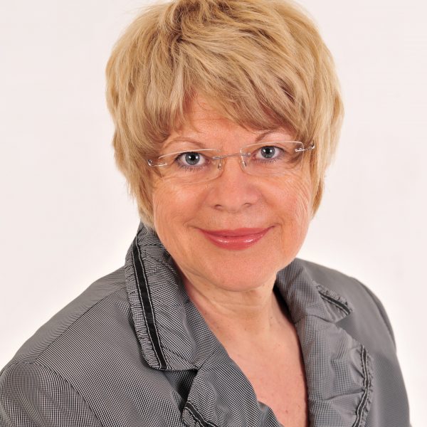 Portrait von Hildegard Pfaff